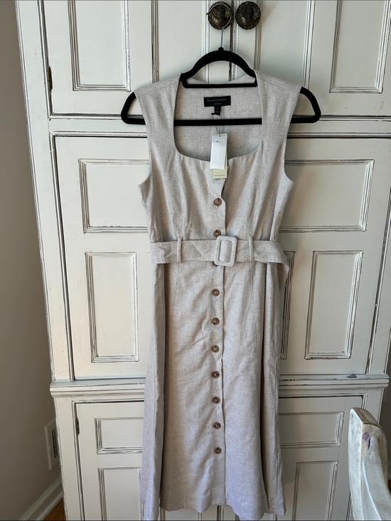 Banana Republic Dresses & Skirts - Banana Republic Beige Sleeveless Button-Front Midi Dress with Belt